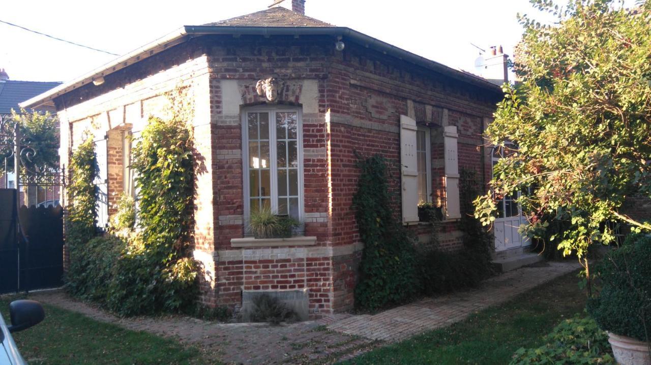 Le Jardin Des Ecureuils Hotel Demuin Kültér fotó
